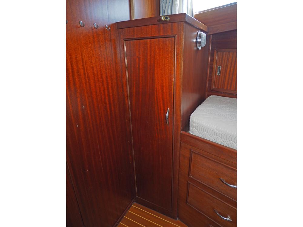 Cabin en avant, H&eacute;bergements